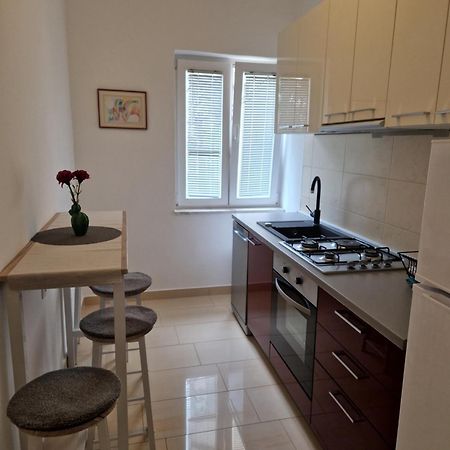 Apartments Jadranka Новаля Екстер'єр фото